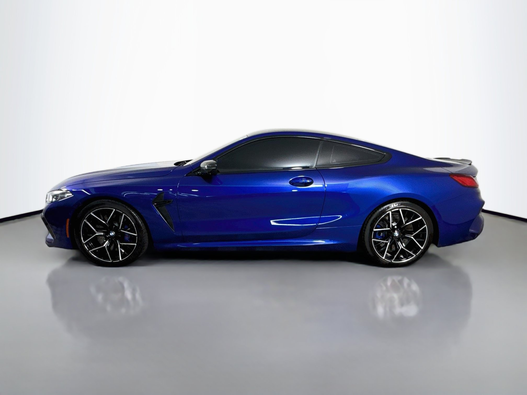 Used 2023 BMW M8 Competition w/ M Carbon Exterior Package AWD/4WD image 6