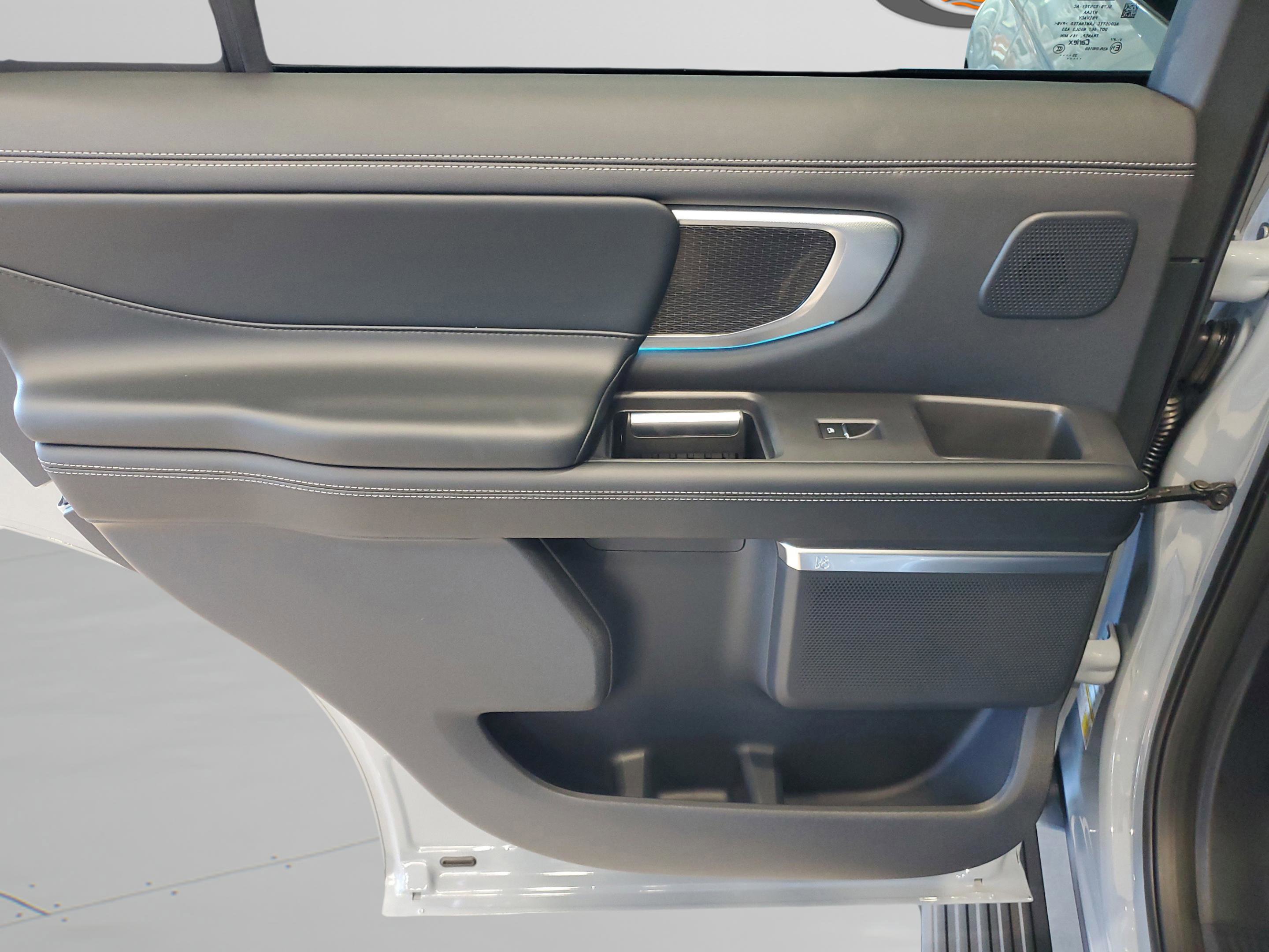 New 2025 Ford Expedition Platinum w/ Stealth Performance Package image 22