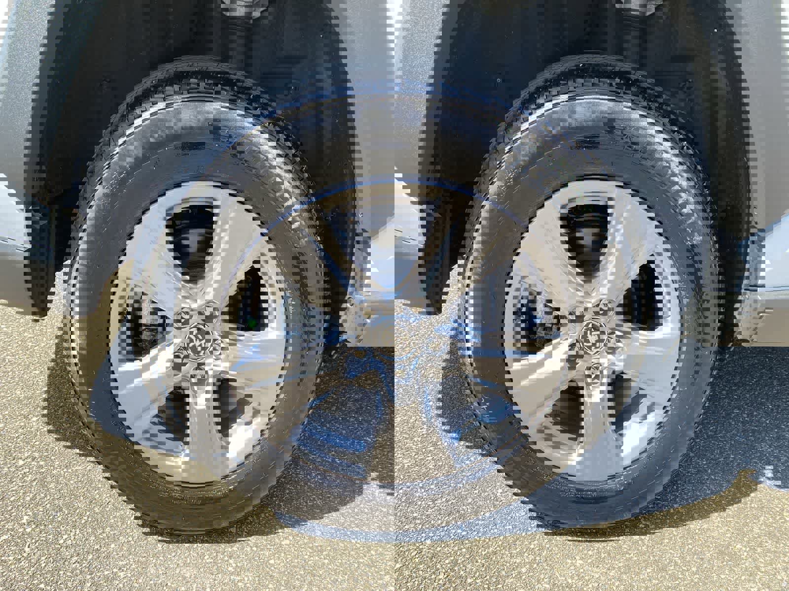 Used 2025 Toyota RAV4 XLE image 16