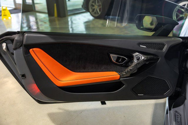 Used 2022 Lamborghini Huracan EVO RWD image 31