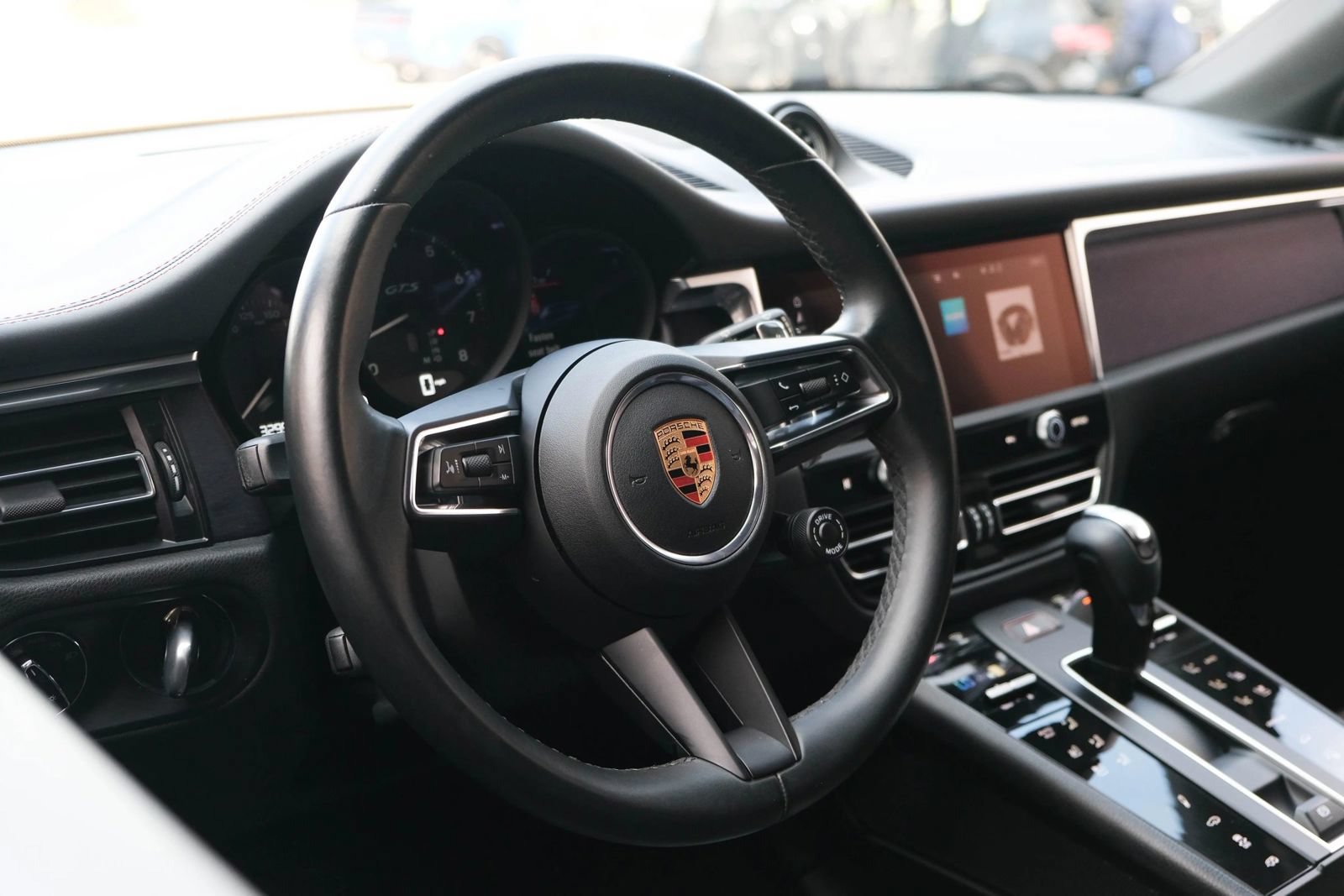 Used 2022 Porsche Macan GTS AWD/4WD image 16