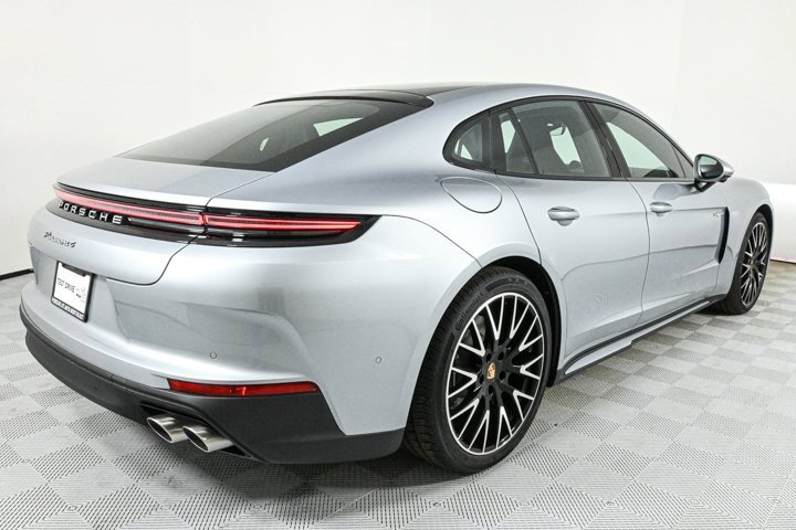 New 2025 Porsche Panamera 4 image 27