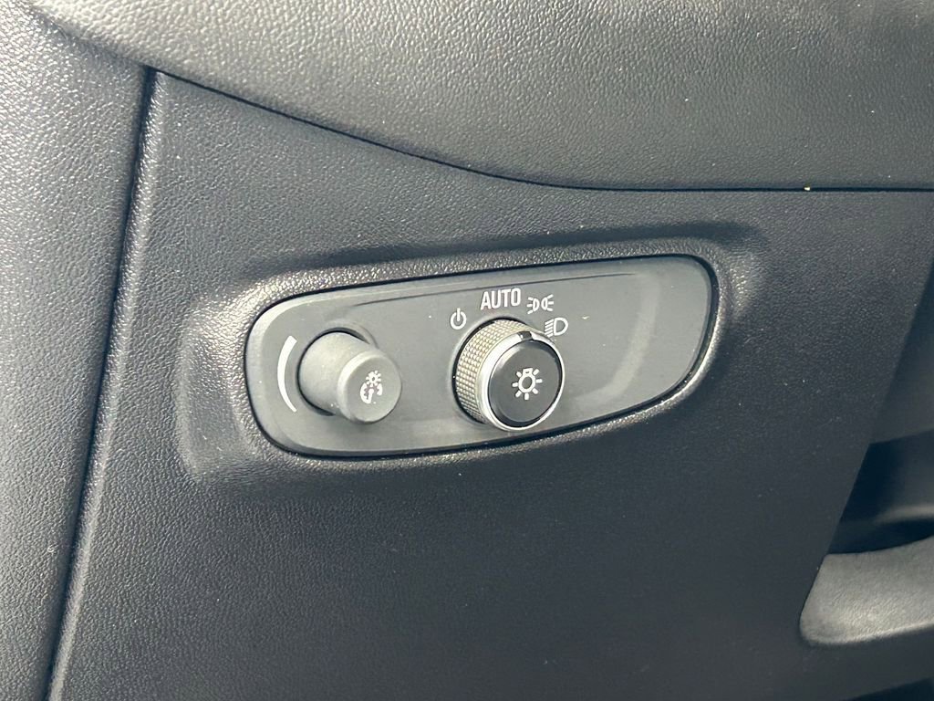 Used 2019 Chevrolet Equinox LS w/ LPO, Floor Liner Package FWD image 15