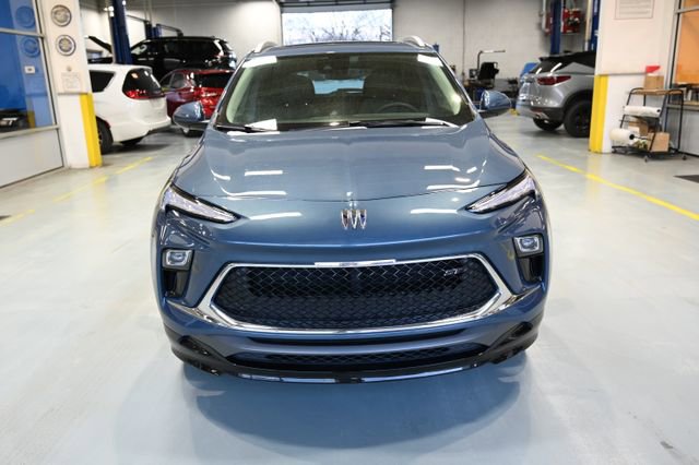 Used 2025 Buick Encore GX Sport Touring w/ Experience Buick Package image 2