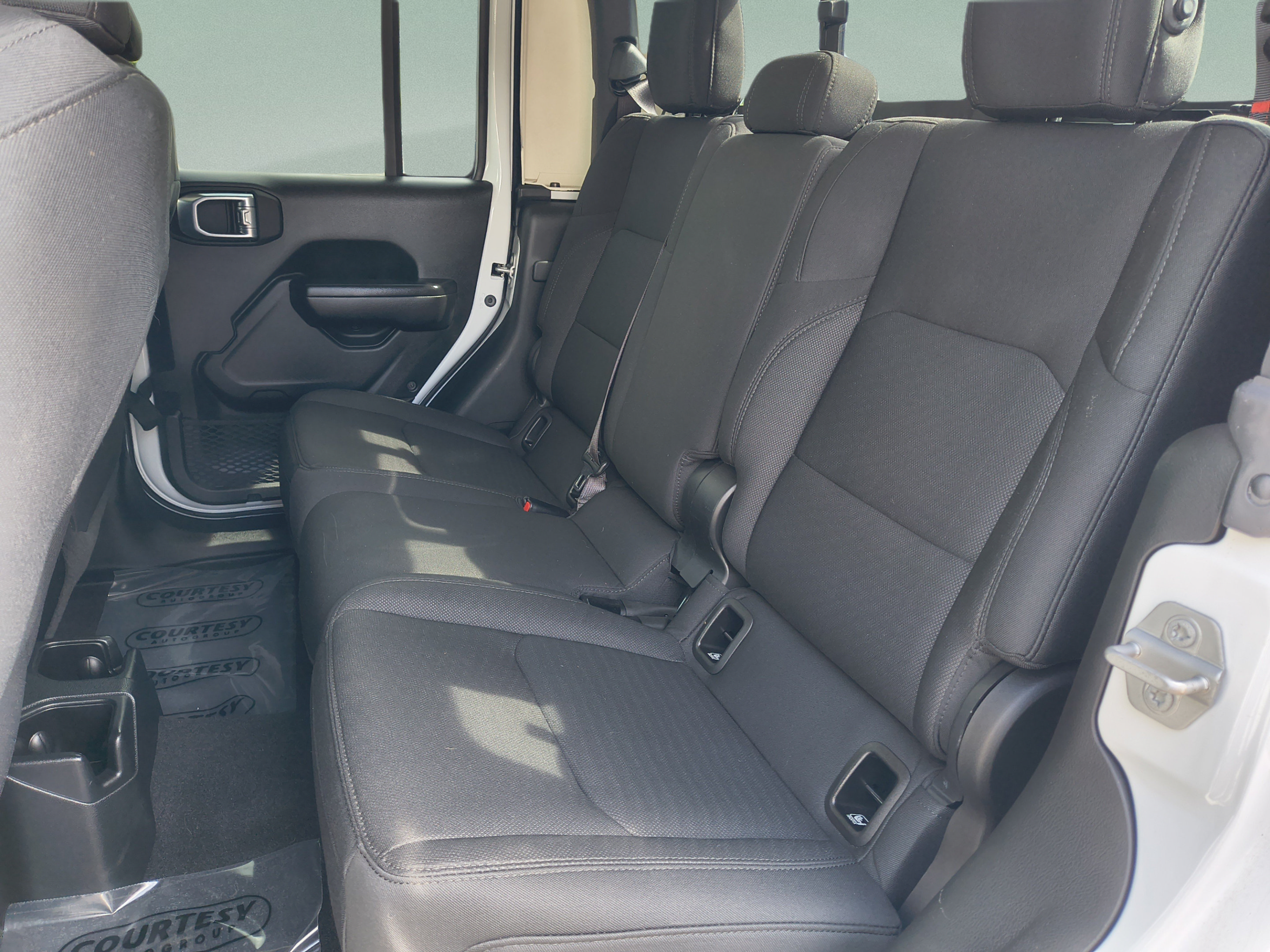 Used 2021 Jeep Gladiator Sport AWD/4WD image 17