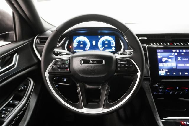 Used 2025 Jeep Grand Cherokee L Laredo AWD/4WD image 13