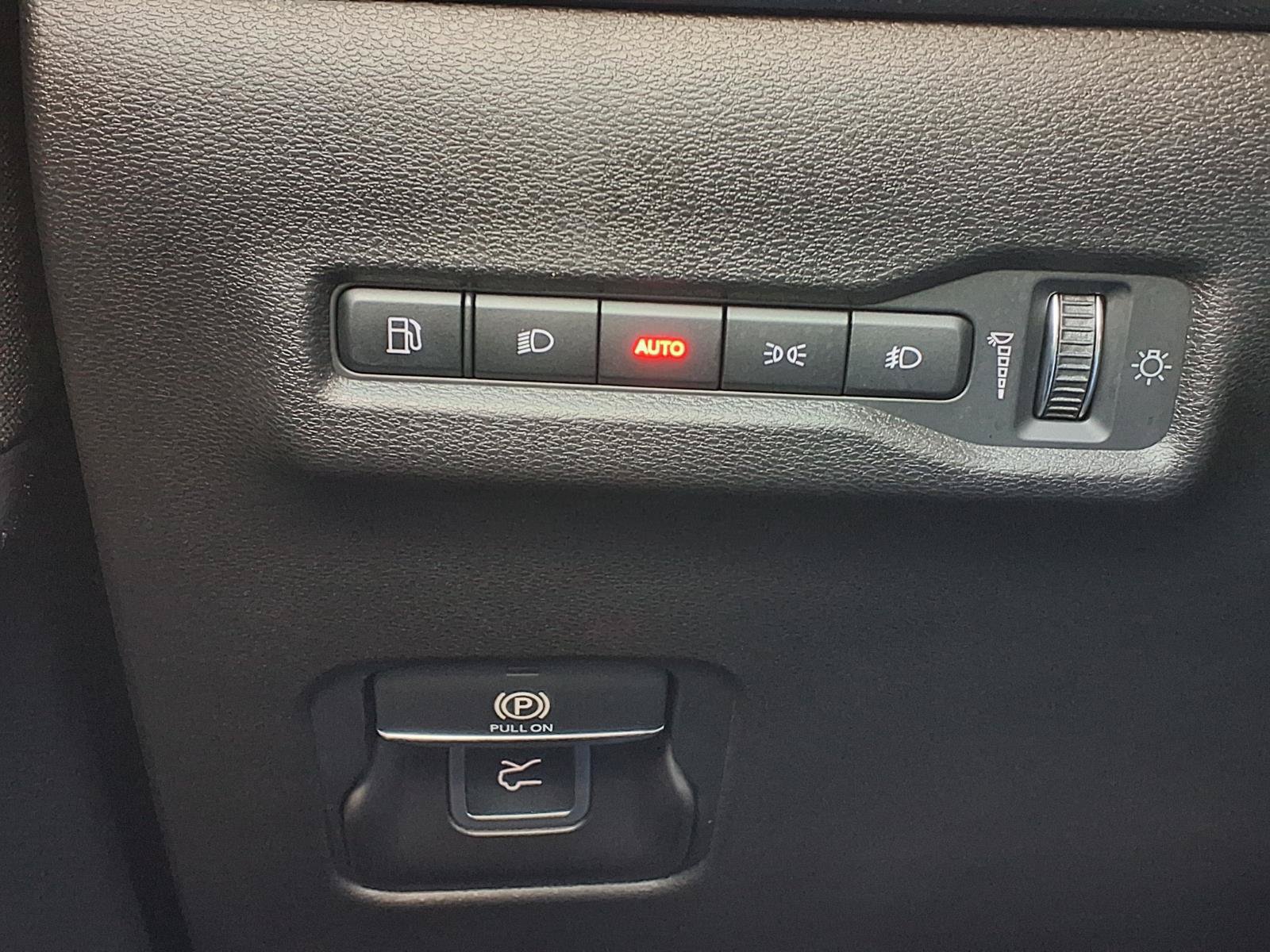 Used 2026 Jeep Cherokee Laredo AWD/4WD image 22