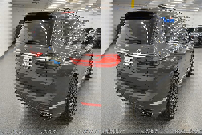 Used 2022 BMW ALPINA XB7 image 10