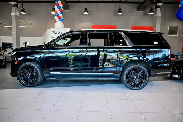 Used 2021 Cadillac Escalade ESV Premium Luxury AWD/4WD image 8