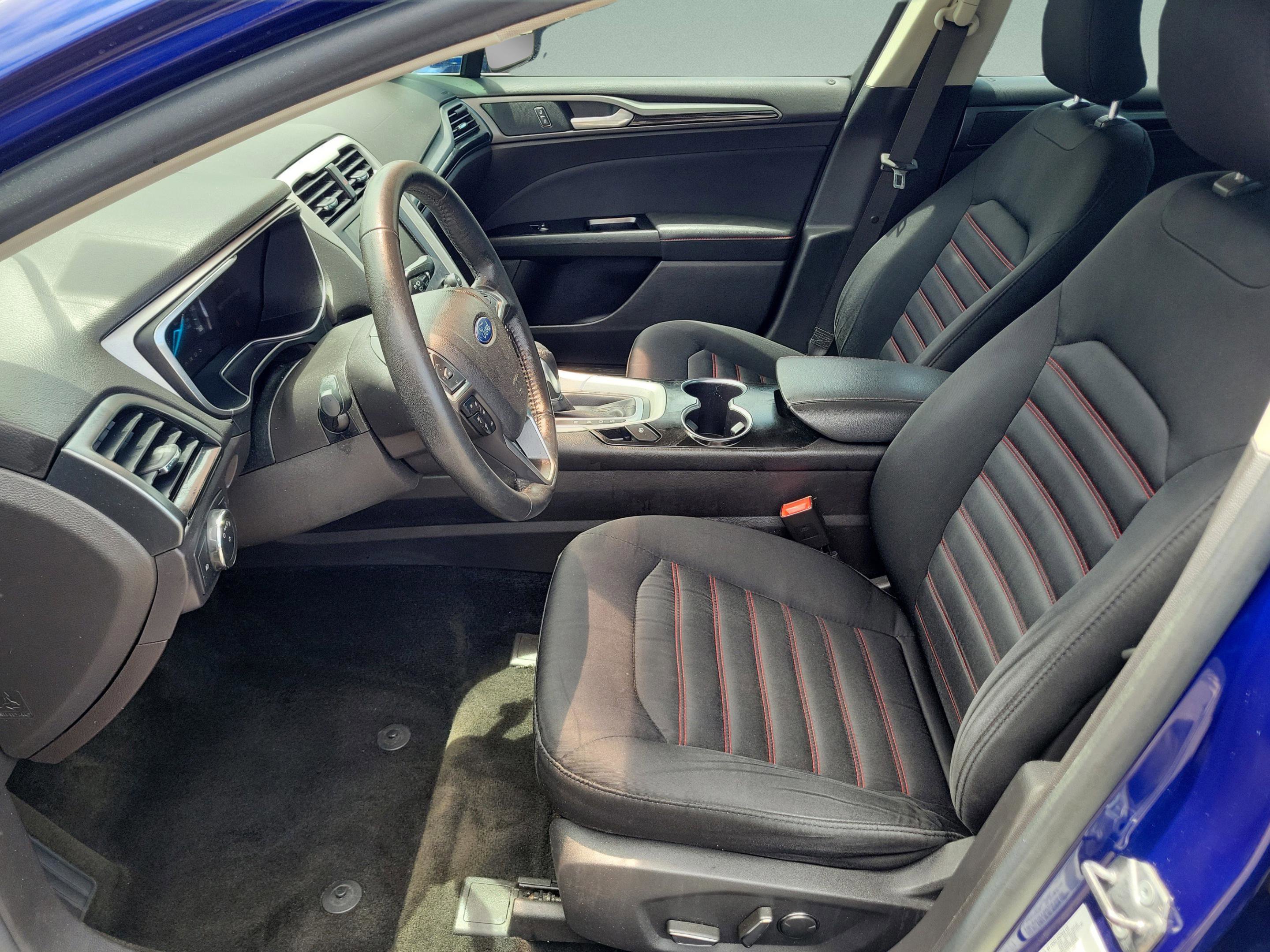 Used 2016 Ford Fusion SE FWD image 24