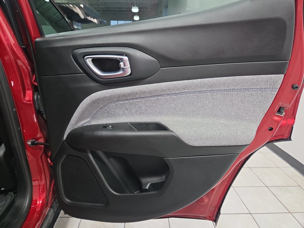 Used 2024 Jeep Compass Sport AWD/4WD image 13