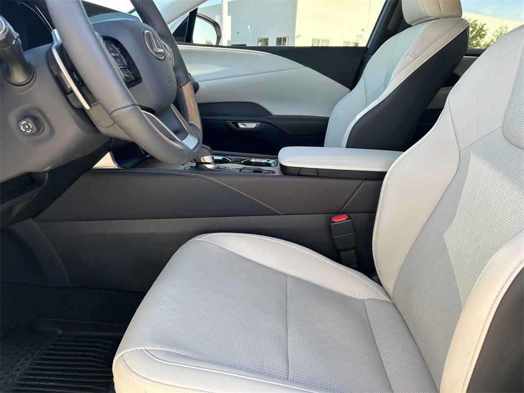 Used 2025 Lexus RX 350 image 12