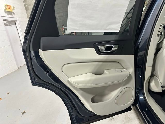 New 2026 Volvo XC60 T8 Ultra w/ Protection Package Premier AWD/4WD image 12