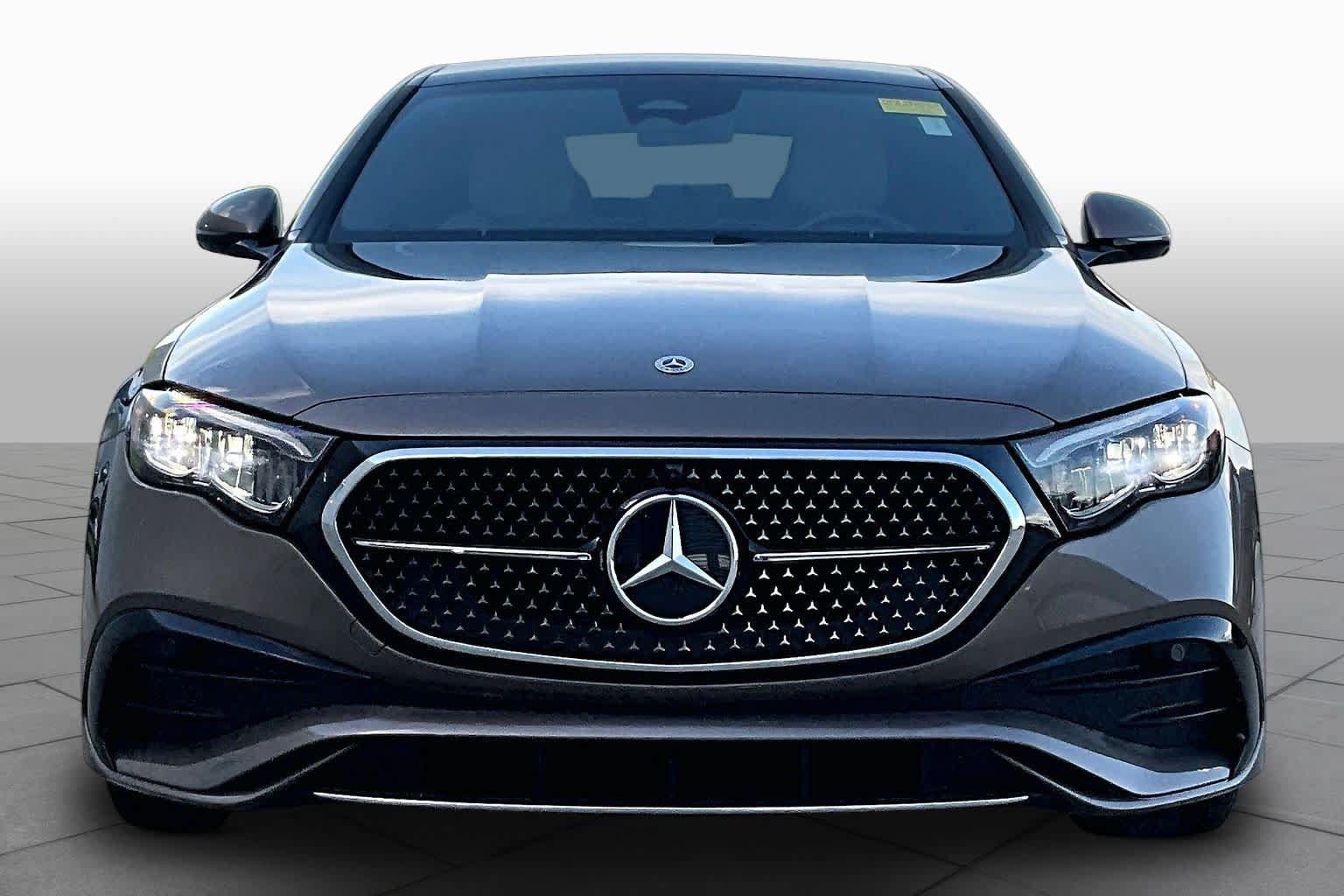 Used 2025 Mercedes-Benz E 350 Sedan image 4