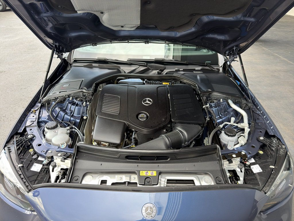 Used 2024 Mercedes-Benz C 300 4MATIC Sedan image 5