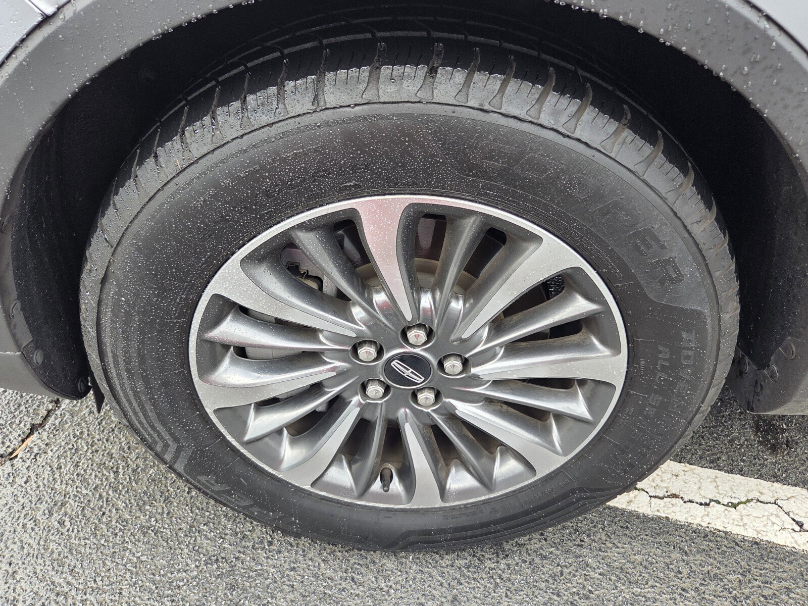 Used 2023 Lincoln Nautilus FWD w/ Premium Package image 9