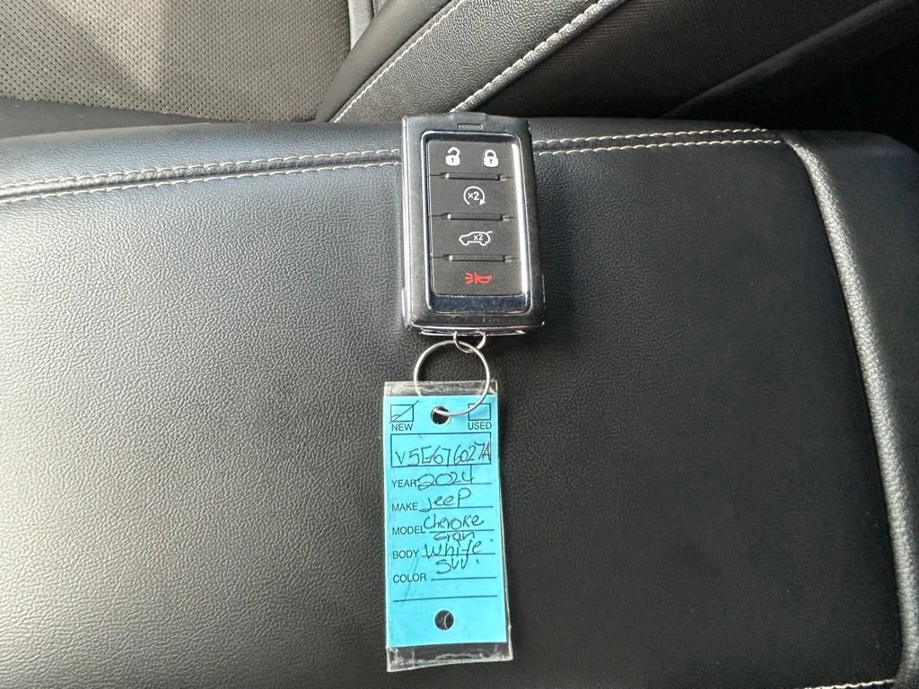 Certified 2024 Jeep Grand Cherokee Altitude AWD/4WD image 48
