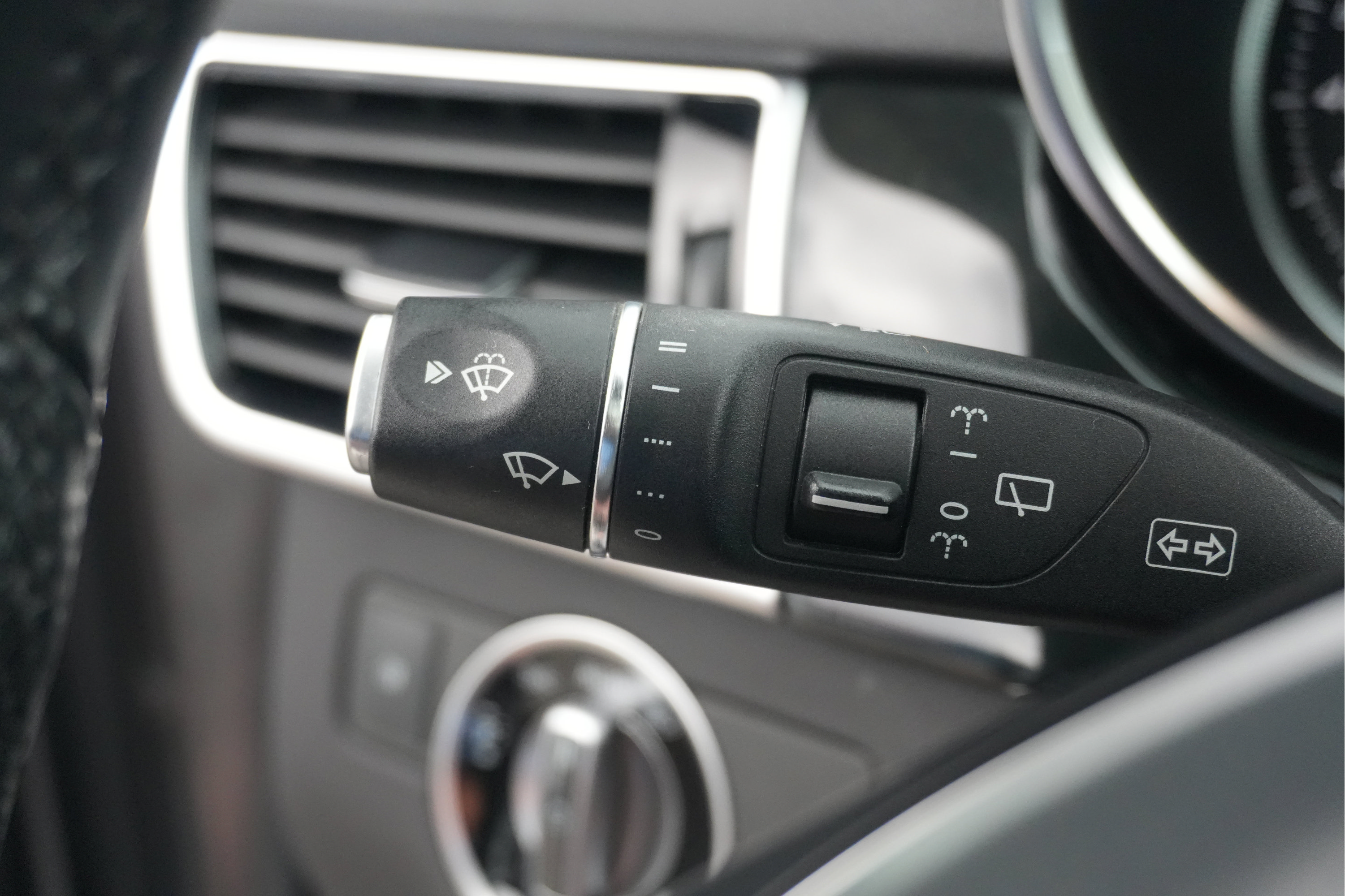 Used 2019 Mercedes-Benz GLE 400 4MATIC w/ Premium 1 Package image 47