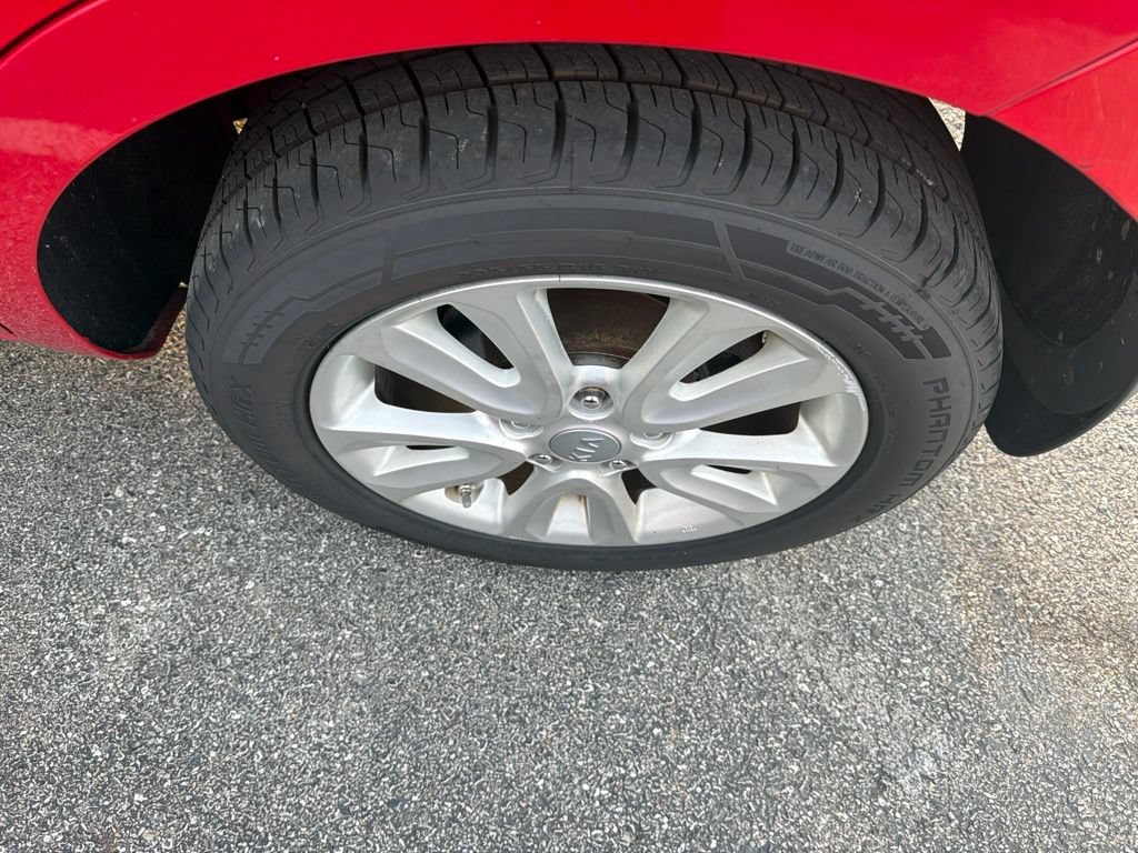 Used 2012 Kia Soul + FWD image 9