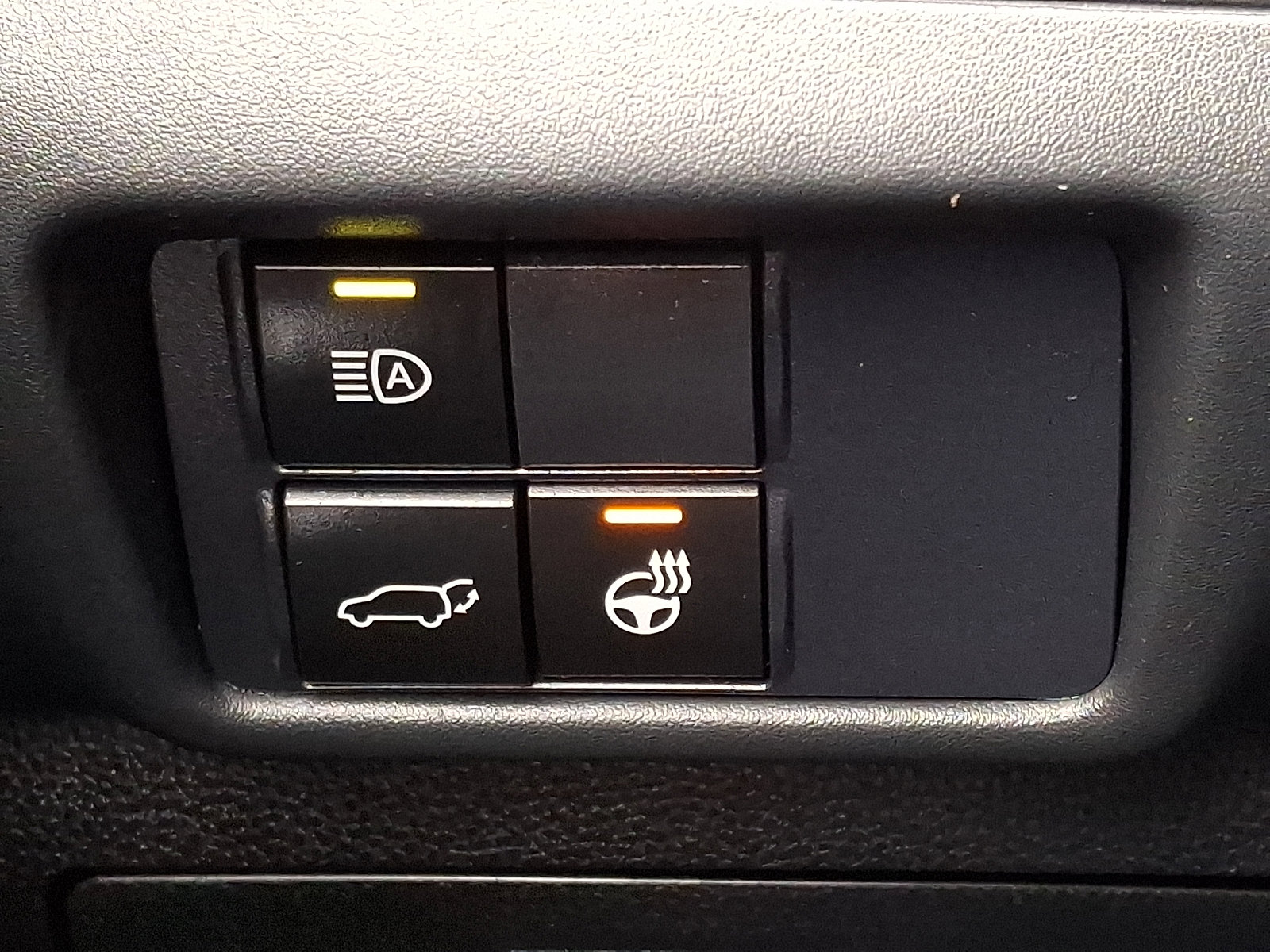 Used 2020 Toyota Highlander Limited image 29