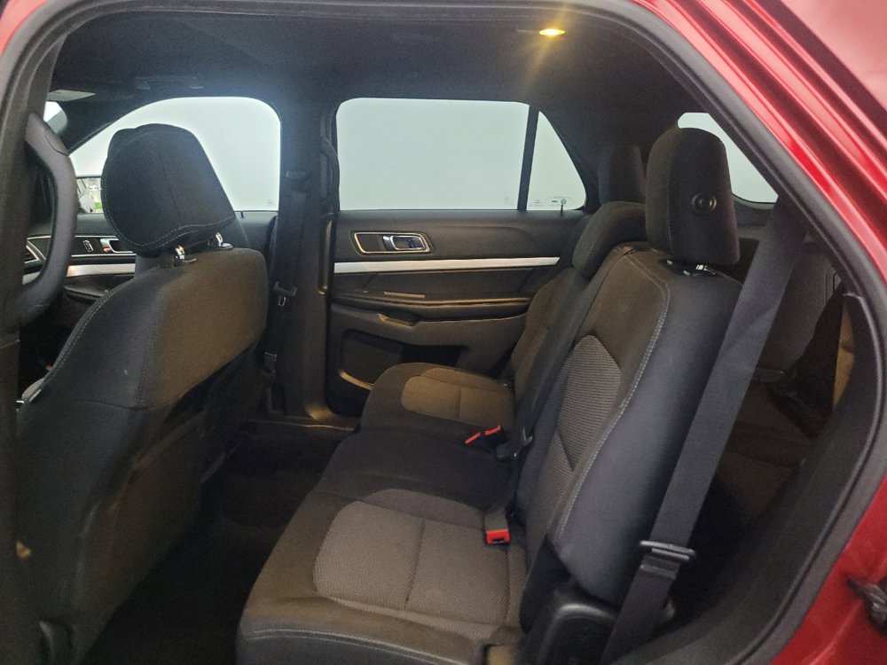 Used 2016 Ford Explorer XLT w/ Equipment Group 201A FWD image 18