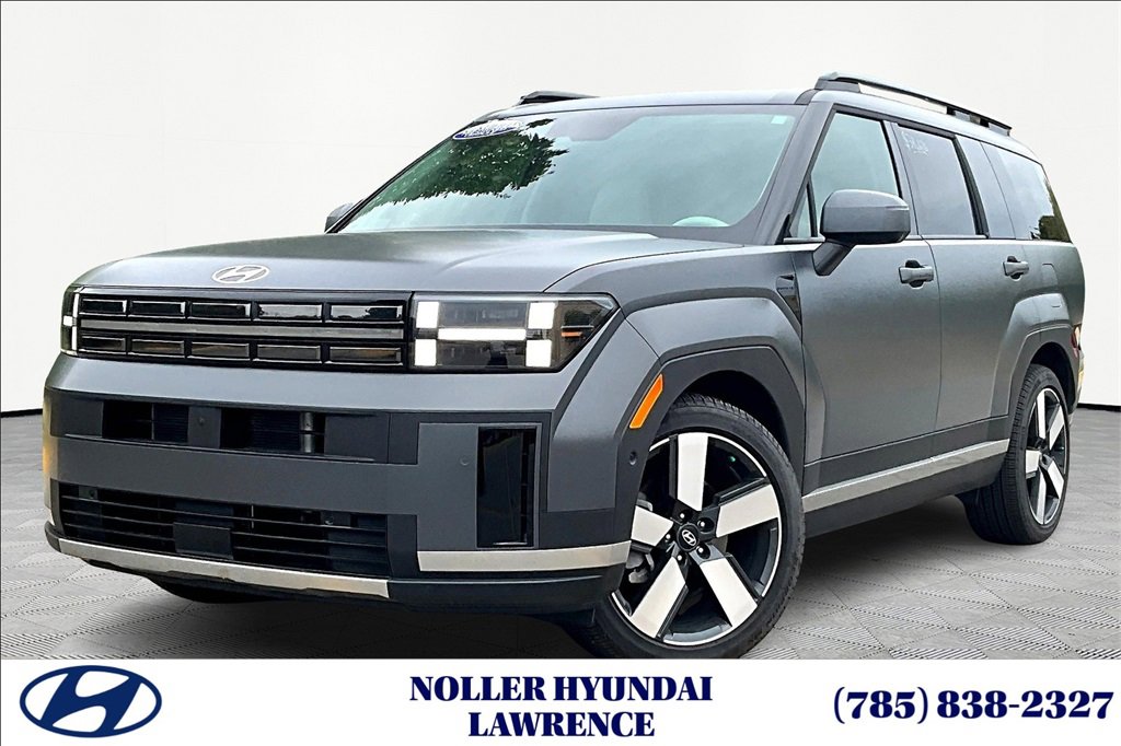 Used 2025 Hyundai Santa Fe Limited image 1