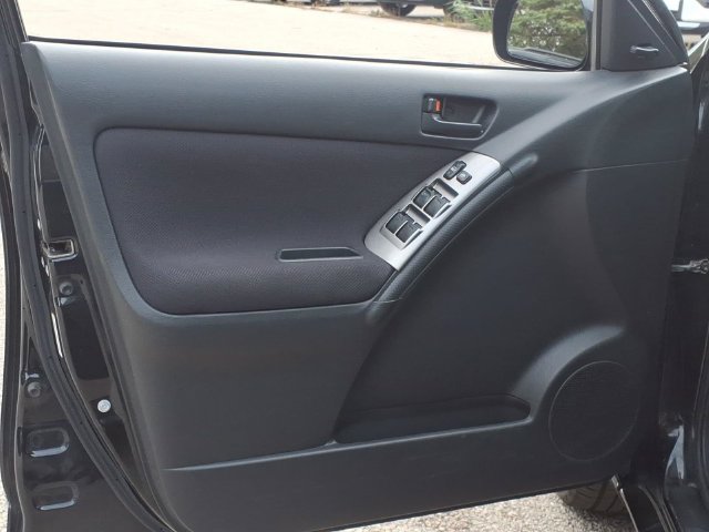 Used 2004 Toyota Matrix FWD image 11