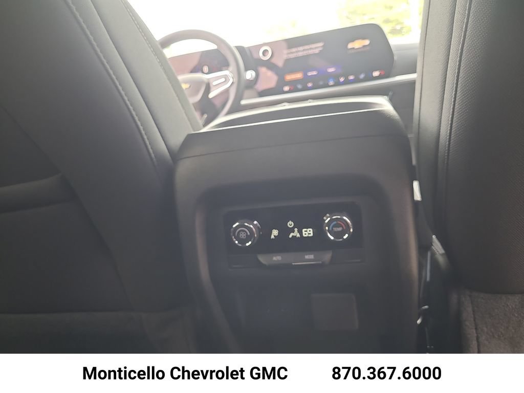 New 2026 Chevrolet Traverse LT w/ Sun and Wheel Package FWD image 30