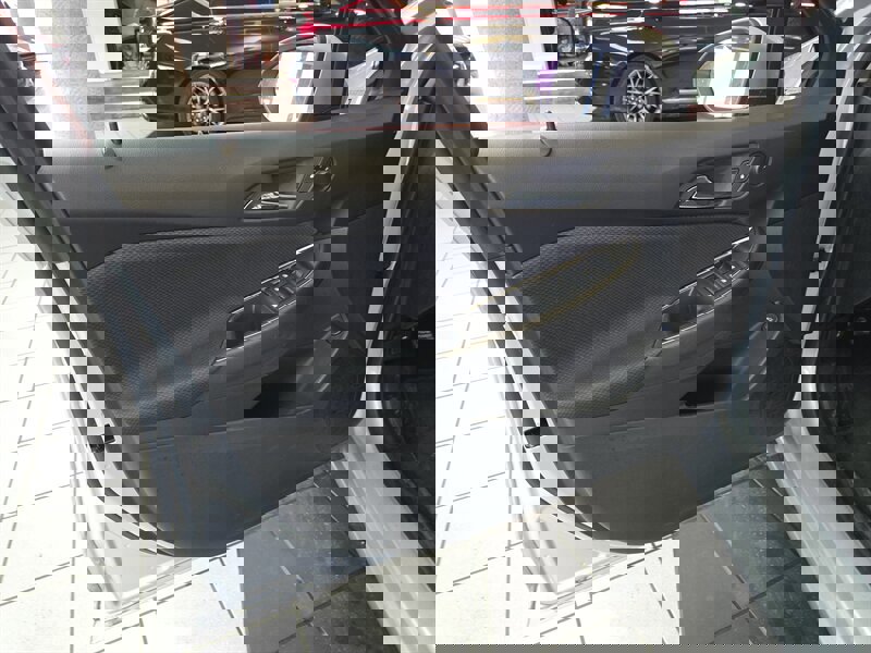 Used 2018 Chevrolet Cruze LS image 9