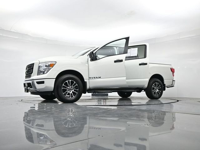 Used 2024 Nissan Titan SV w/ Accessory Utility Package image 53