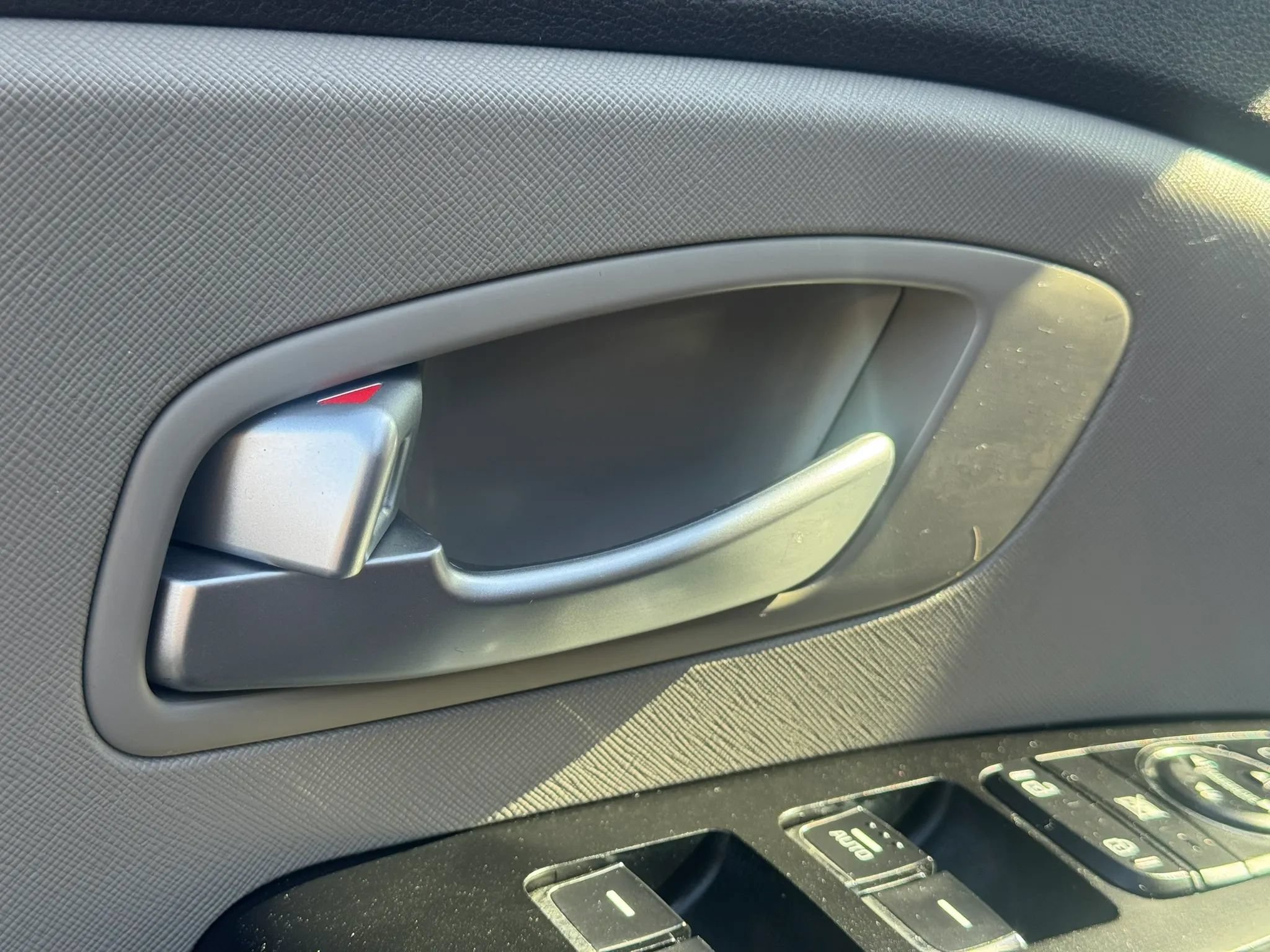 Used 2017 Kia Sedona LX w/ LX Essentials Premium Package FWD image 11