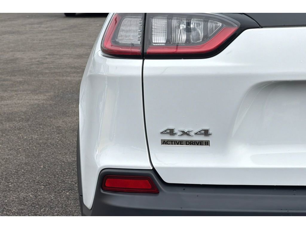 Used 2019 Jeep Cherokee Latitude Plus w/ Cold Weather Group image 29