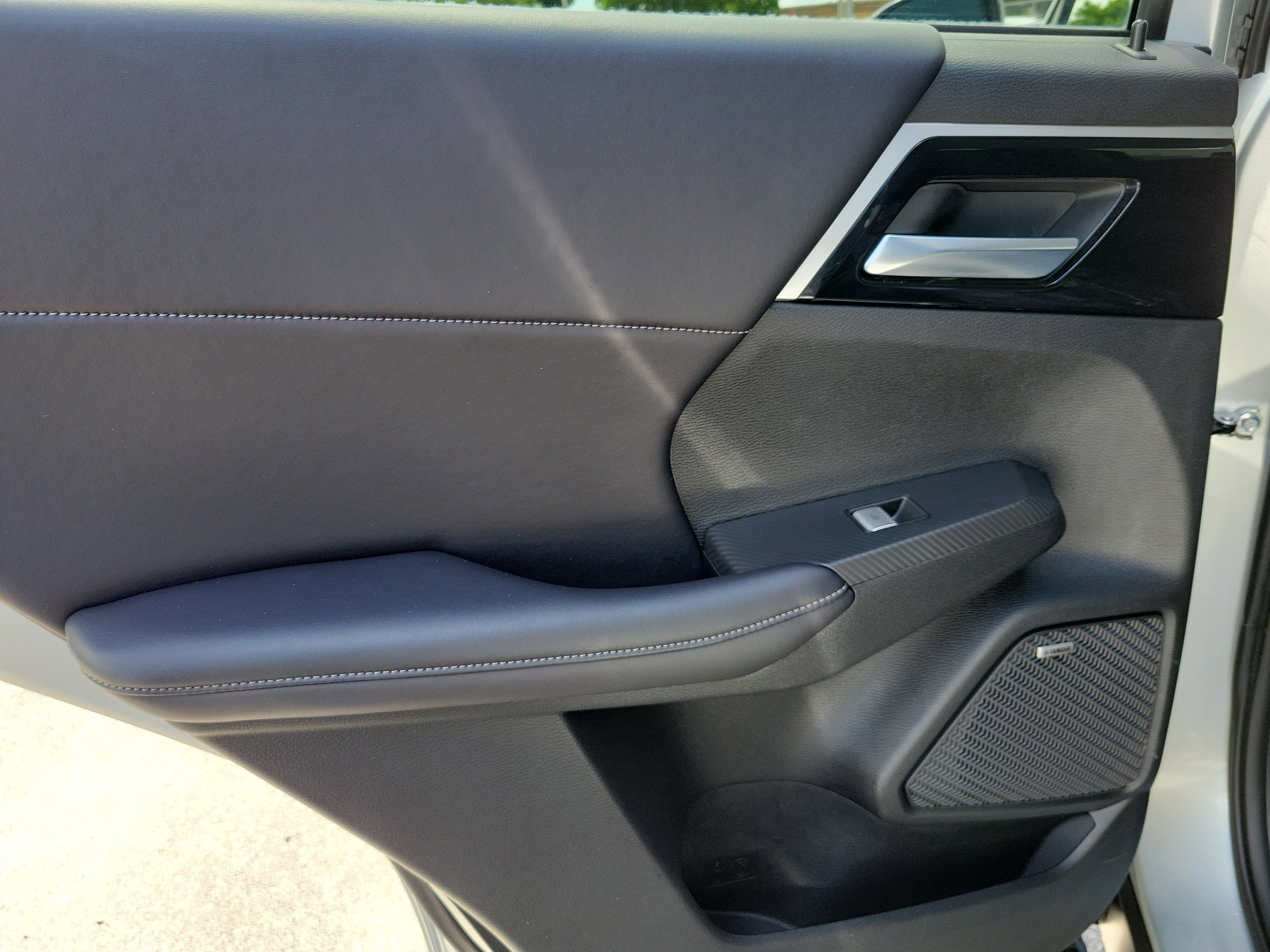 Used 2025 Mitsubishi Outlander SE FWD image 21