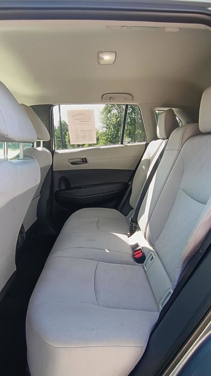 Used 2022 Toyota Corolla Cross LE FWD image 12