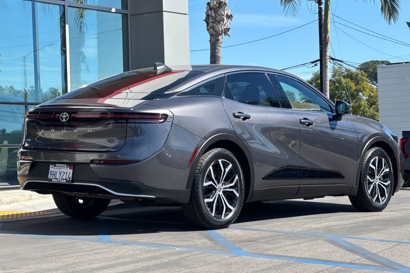 Used 2023 Toyota Crown XLE image 5