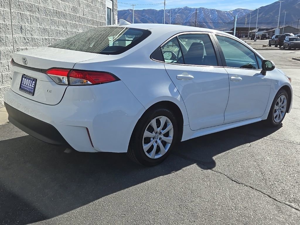 Used 2024 Toyota Corolla LE image 4
