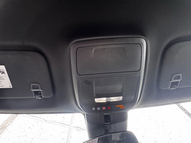 Used 2025 Chevrolet Traverse LT image 23