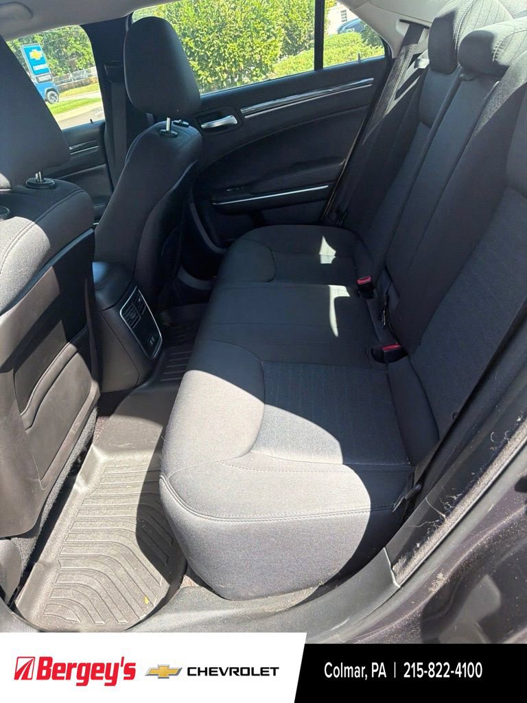 Used 2018 Chrysler 300 Touring w/ Sport Appearance Package RWD image 17