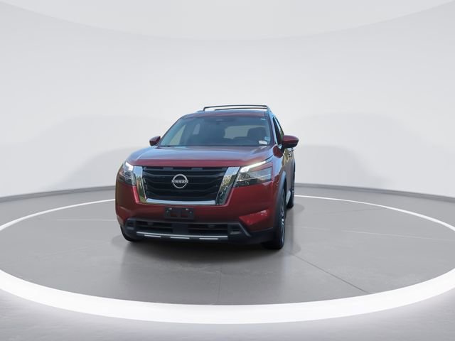 Used 2023 Nissan Pathfinder Platinum AWD/4WD image 3