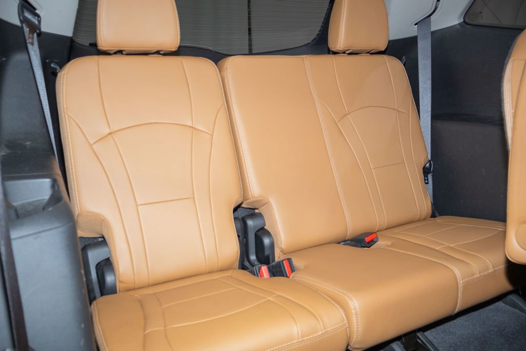 Used 2019 Buick Enclave Essence w/ LPO, Touring Package image 15