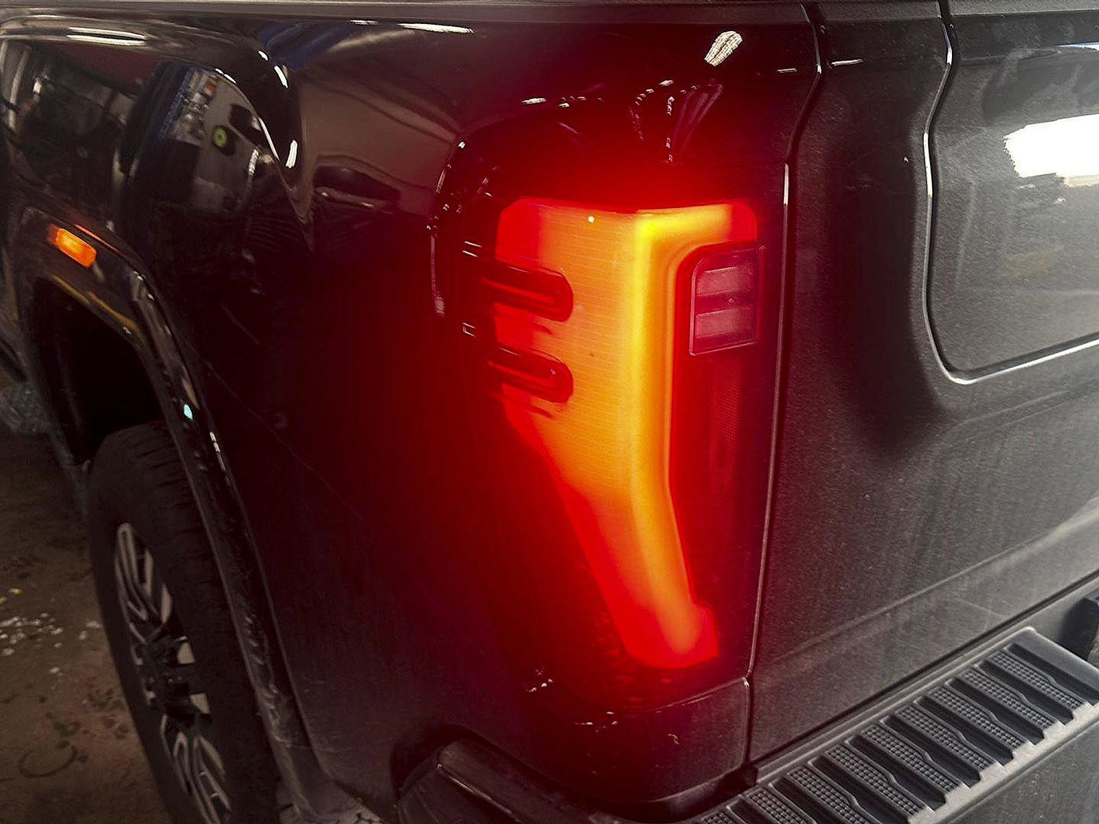 Used 2025 GMC Sierra 3500 Denali Ultimate image 7