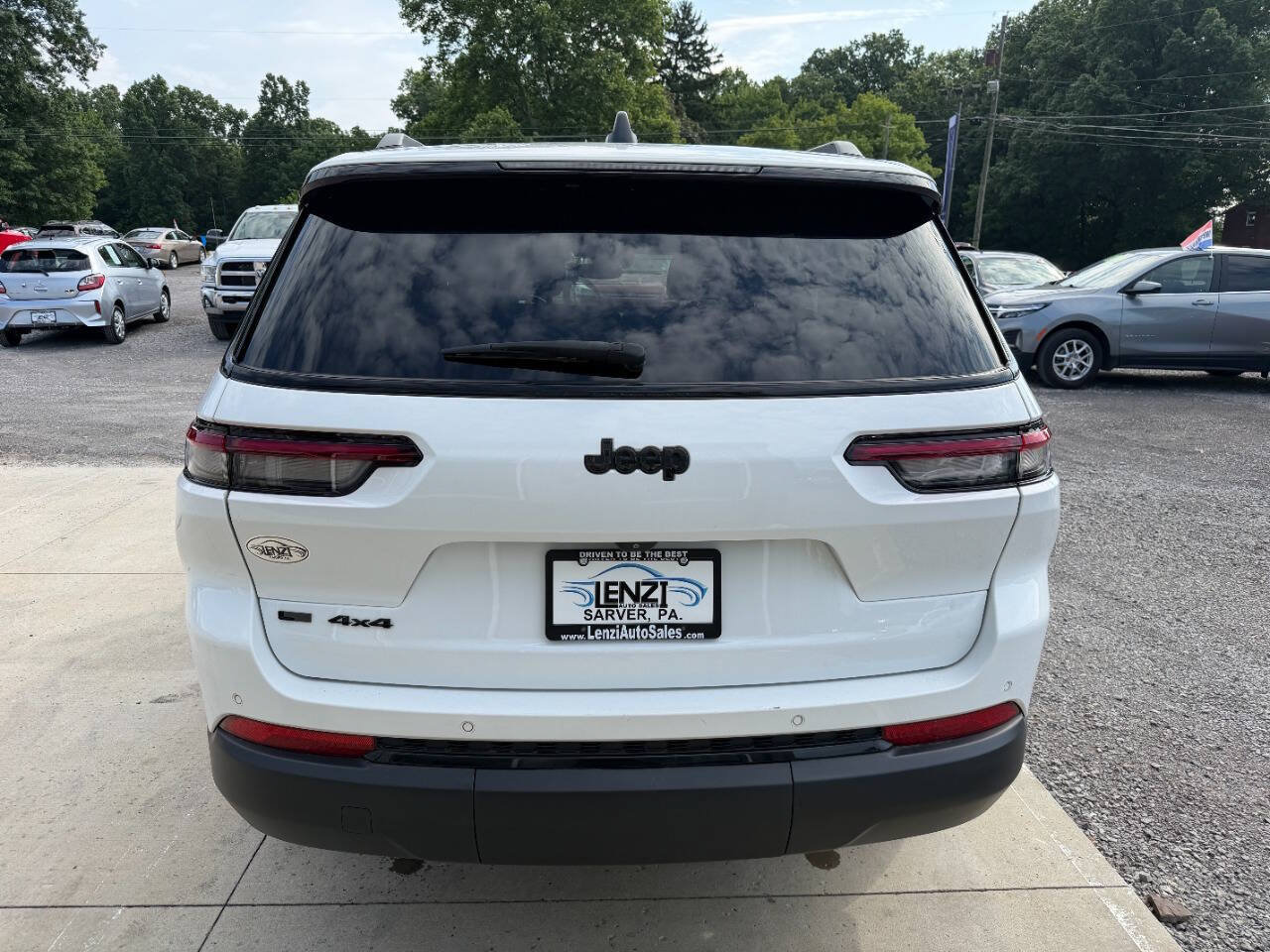 Used 2022 Jeep Grand Cherokee L Laredo AWD/4WD image 7