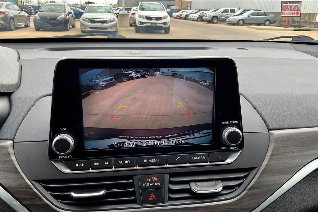 Used 2025 Nissan Altima 2.5 SV image 21