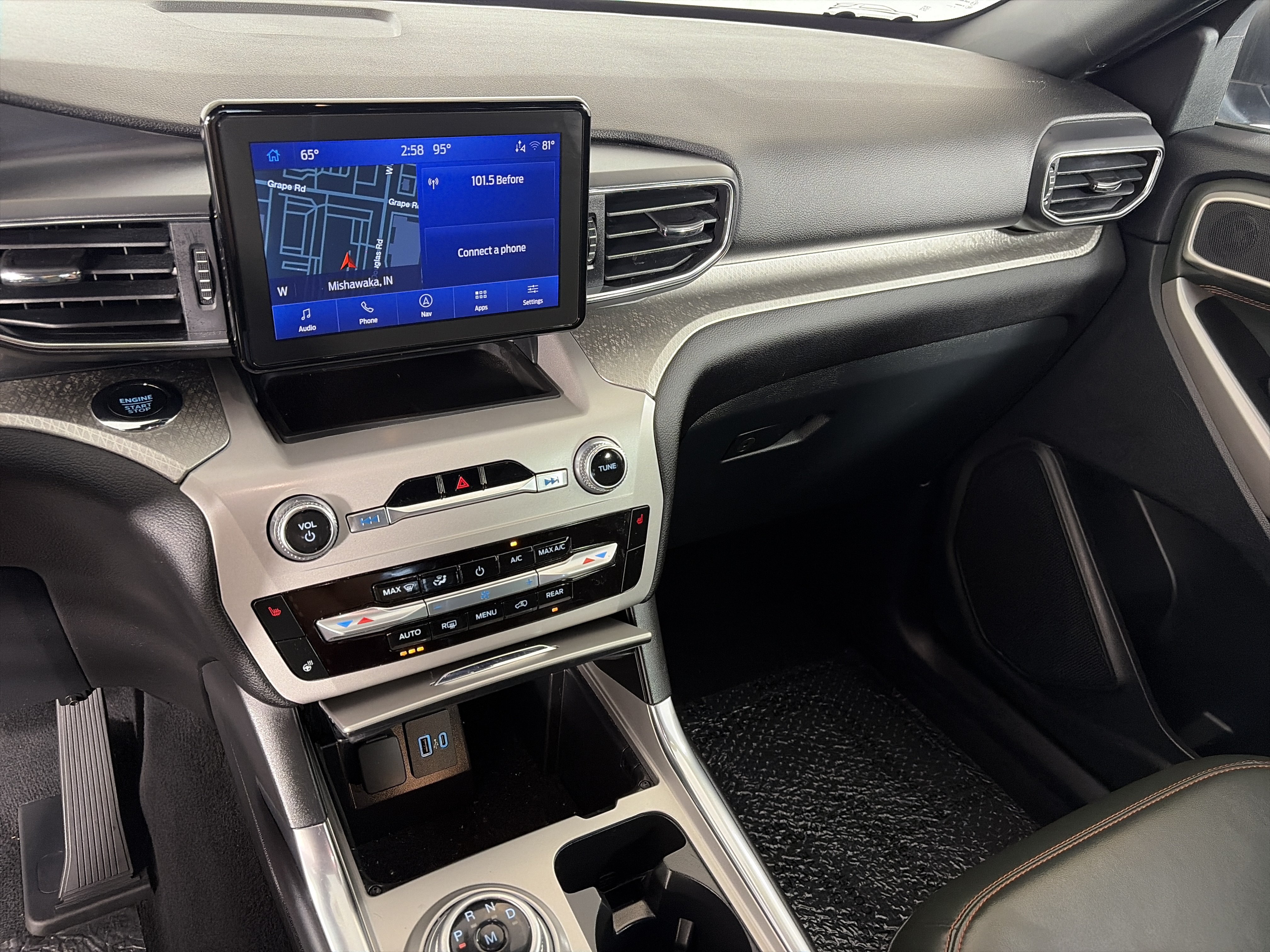 Used 2023 Ford Explorer Timberline AWD/4WD image 4