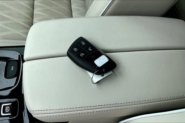 Used 2023 Buick Envision Avenir image 35