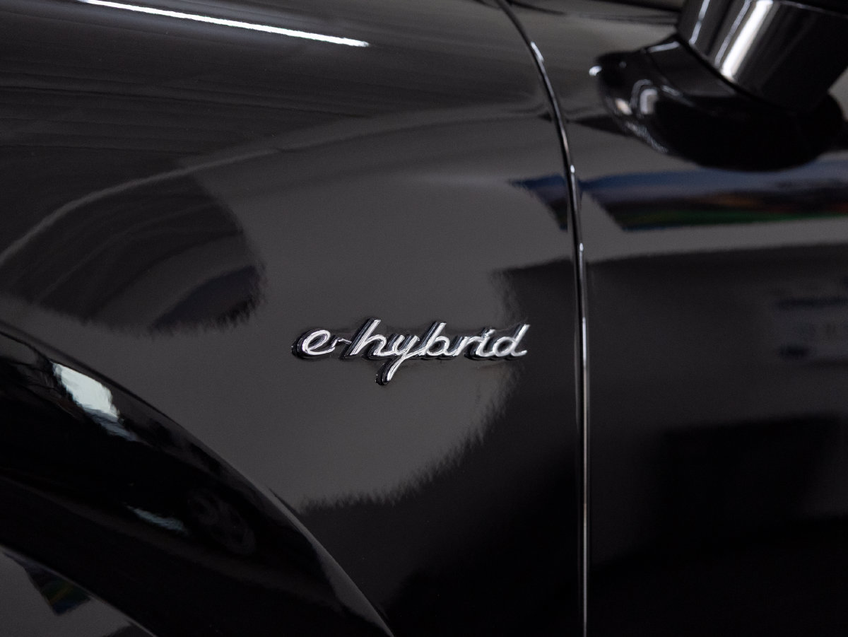 Certified 2023 Porsche Cayenne Turbo S AWD/4WD image 13