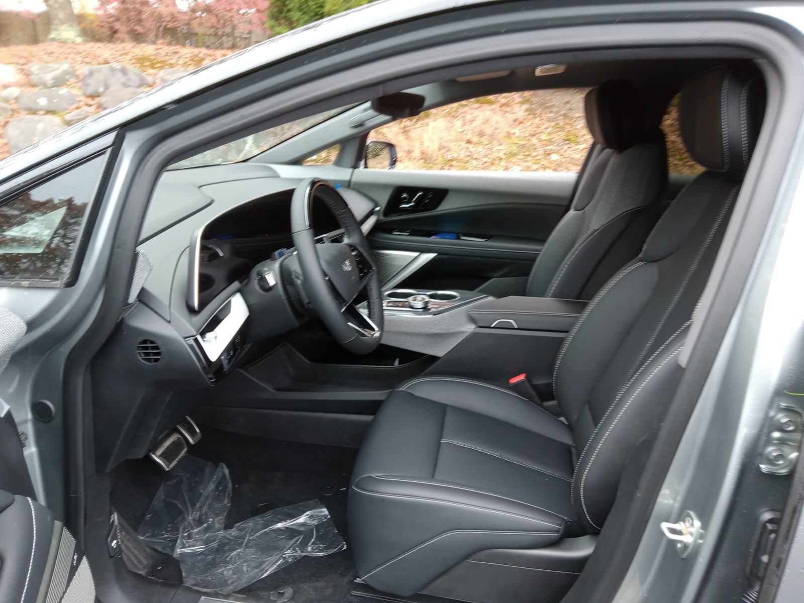 New 2026 Cadillac Optiq Sport 1 image 13