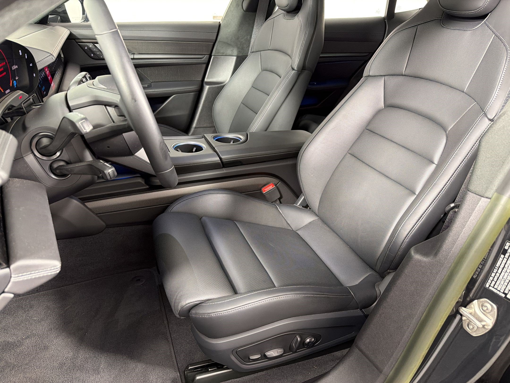 Certified 2023 Porsche Taycan Turbo S AWD/4WD image 5