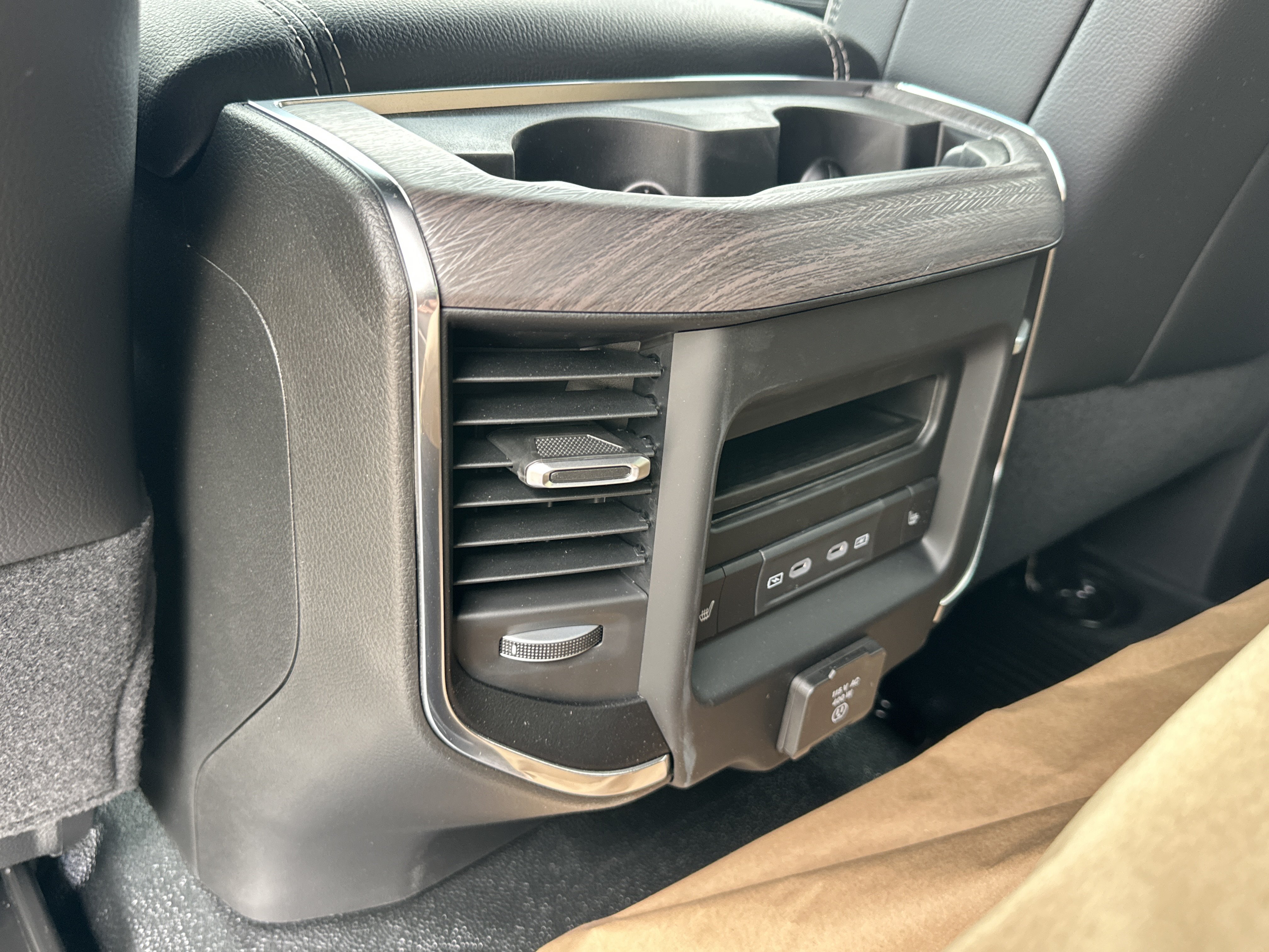 New 2026 RAM 5500 4x4 Crew Cab w/ Laramie Trim Package image 30