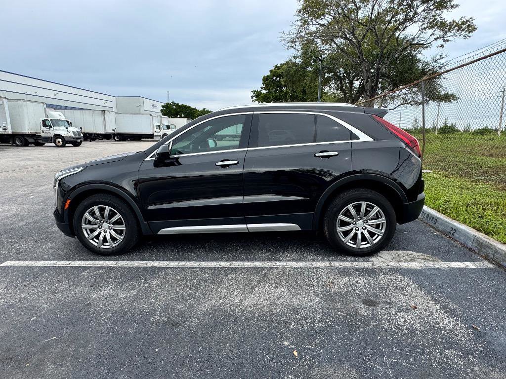 Used 2022 Cadillac XT4 Premium Luxury w/ Safety Alert Package image 3